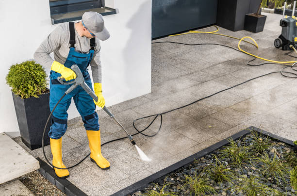 Best Commercial Building Pressure Washing  in Eagle Point, OR